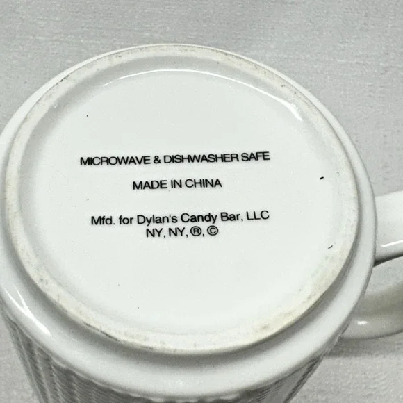 Dylan's Candy‎ Bar Whirly Pop White Cable Sweater Mug - Picture 3 of 4